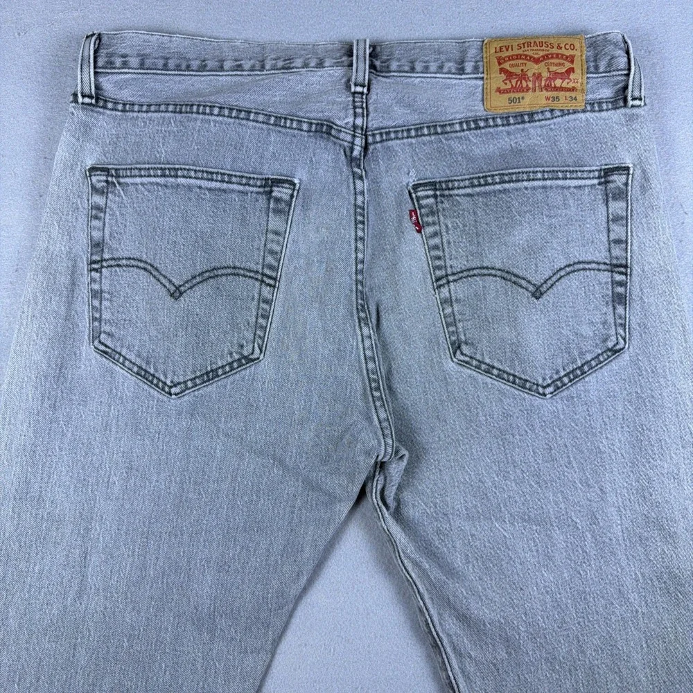 Levis 501 Jeans Mens 35x34 (32) Gray Denim Button Fly Classic Original Straight